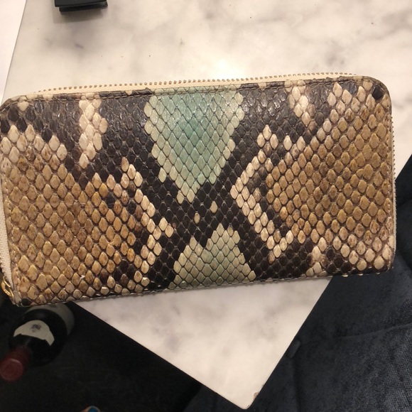 Handbags - NWOT snakeskin wallet